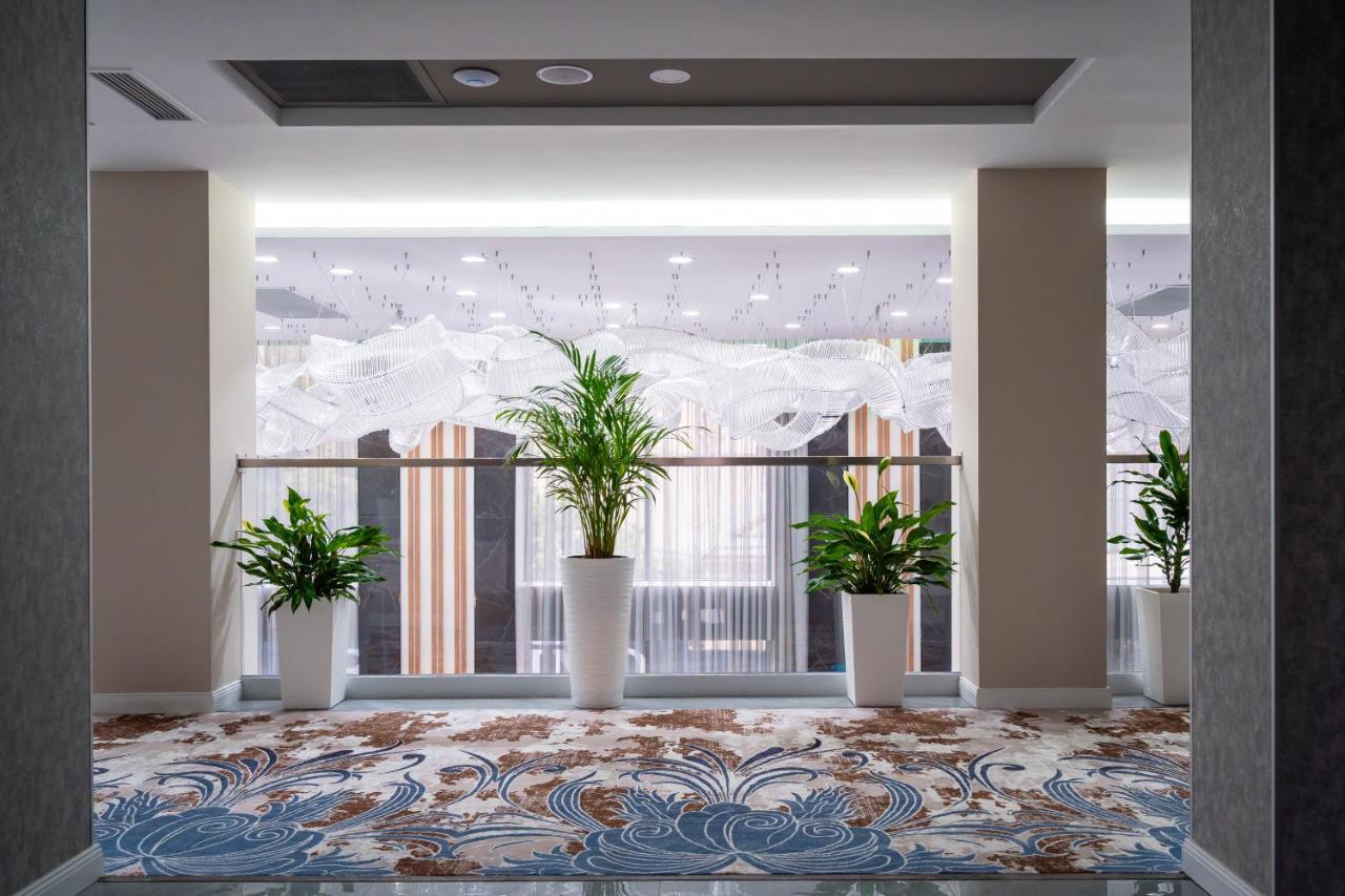 Cosmopolitan Hotel Shymkent Exterior foto